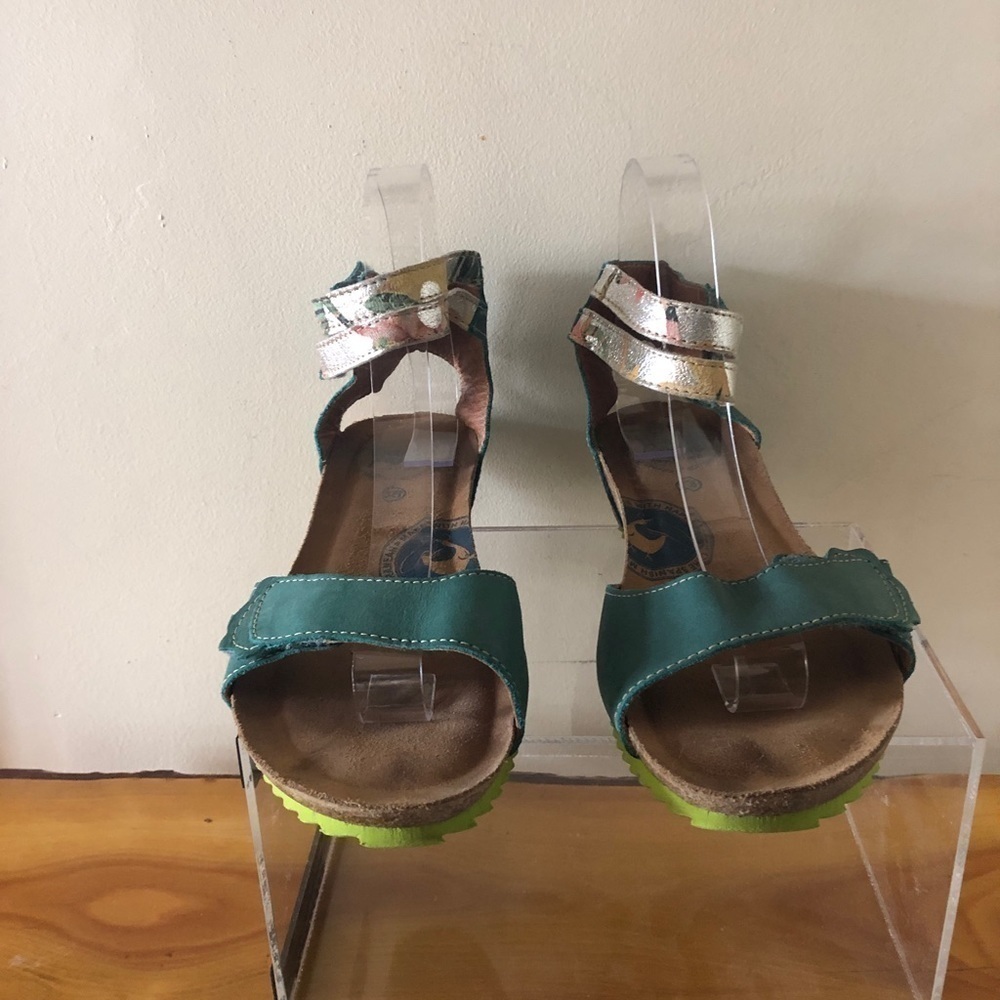 Wanda panda sandals size8